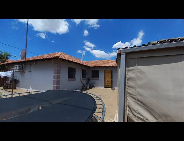 3 BEDROOM FREEHOLD TO LET IN MANDELA VIEW